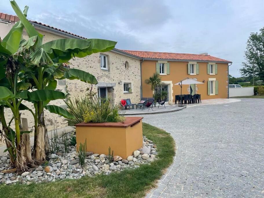 Gite La Vie En Couleur 14 Personnes Saint-Paul-en-Gâtine Exteriör bild